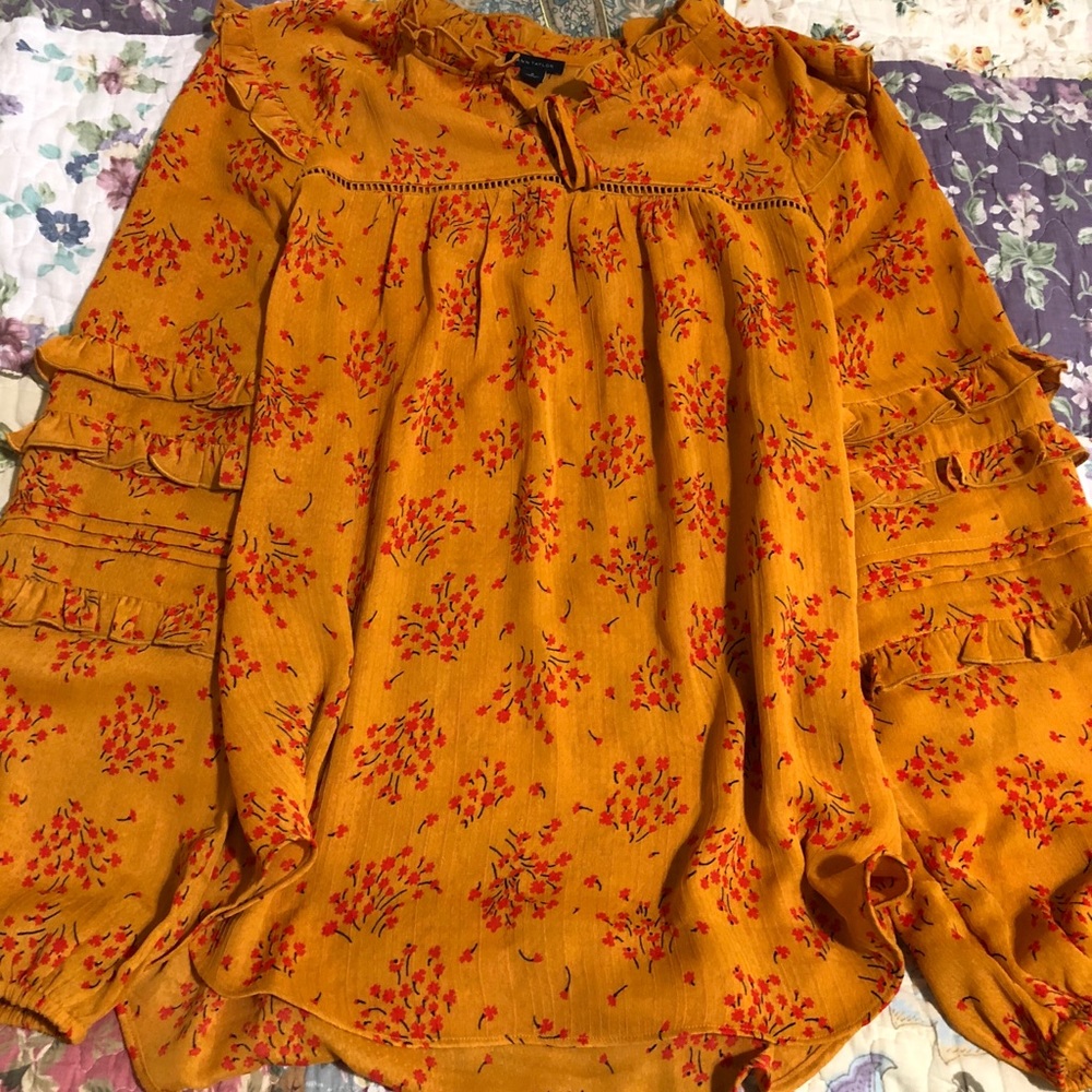 Beautiful summery yellow blouse..